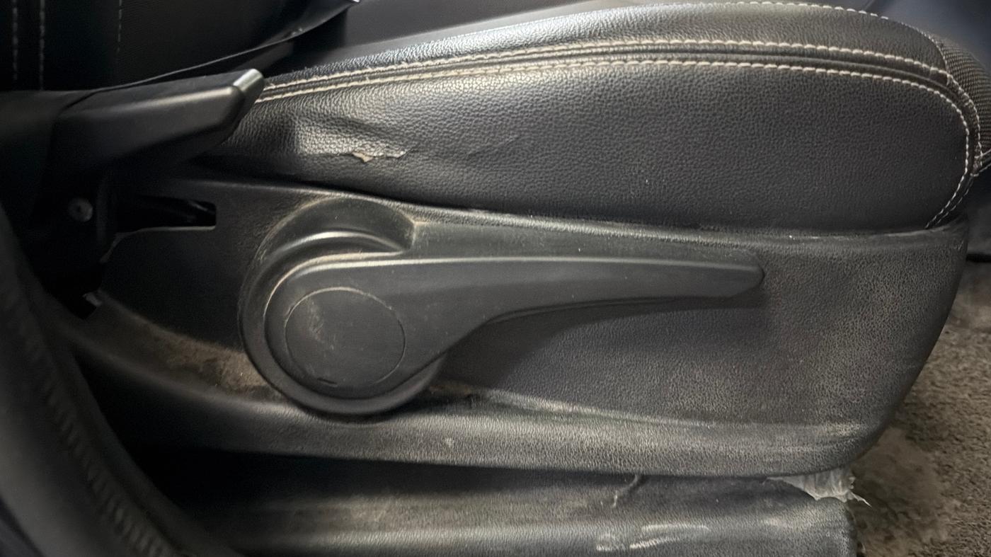 2019 Tata TIGOR XZA PLUS PETROL, CNG, Automatic, 33,431 km, Driver Side Adjustment Panel