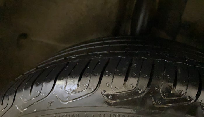 2022 MG ASTOR SHARP 1.5 CVT, Petrol, Automatic, 42,763 km, Right Rear Tyre Tread