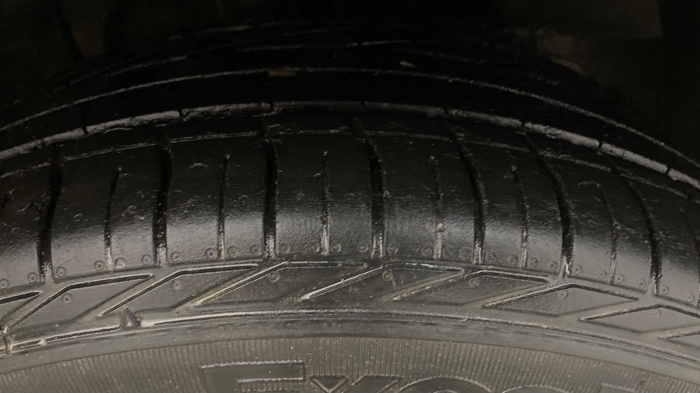 2017 Tata NEXON XZ PLUS PETROL, Petrol, Manual, 88,739 km, Right Front Tyre Tread