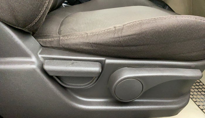 2012 Hyundai i20 ASTA 1.2, Petrol, Manual, 74,265 km, Driver Side Adjustment Panel