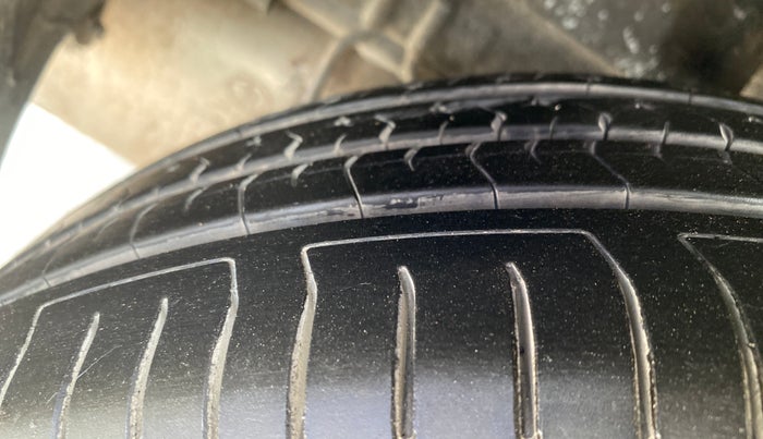 2016 Tata Zest XMS PETROL, Petrol, Manual, 29,240 km, Right Rear Tyre Tread