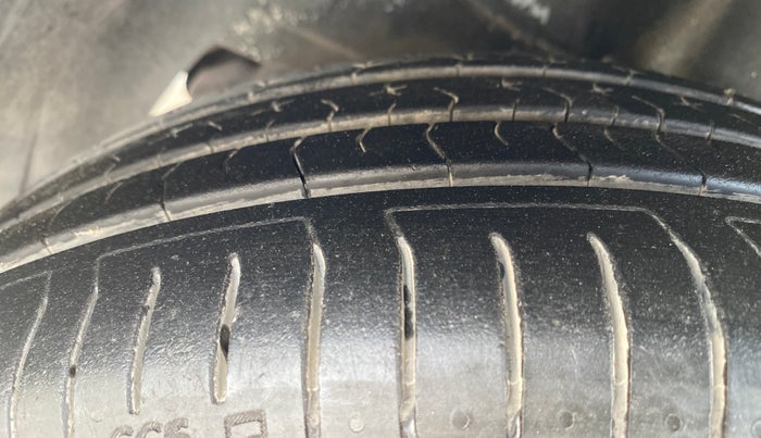 2016 Tata Zest XMS PETROL, Petrol, Manual, 29,240 km, Left Front Tyre Tread