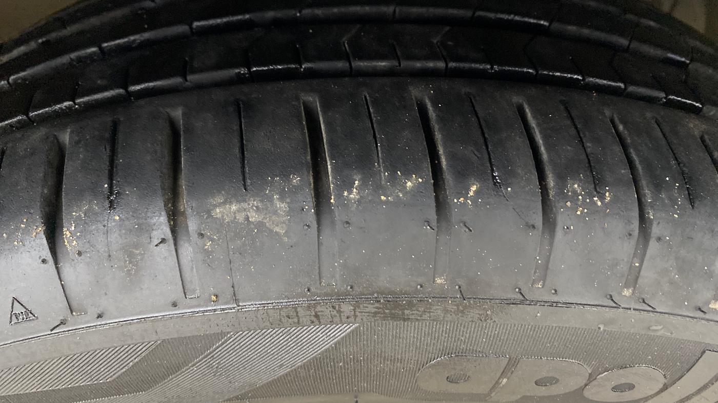 2019 Maruti Ciaz ALPHA  AT 1.5 SHVS PETROL, Petrol, Automatic, 62,464 km, Right Front Tyre Tread