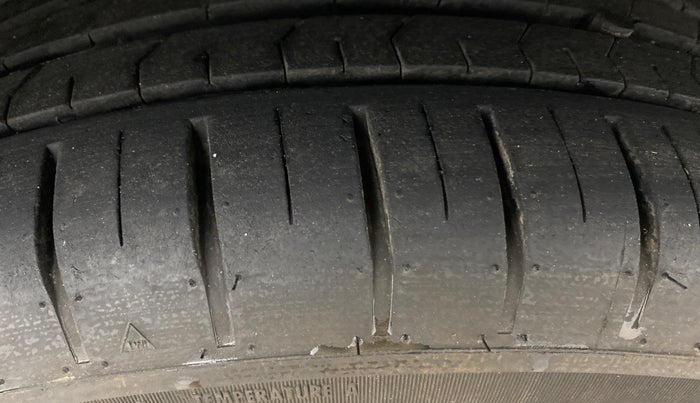 2019 Maruti Ciaz ALPHA  AT 1.5 SHVS PETROL, Petrol, Automatic, 62,464 km, Left Rear Tyre Tread