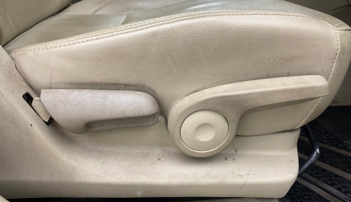 2019 Maruti Ciaz ALPHA  AT 1.5 SHVS PETROL, Petrol, Automatic, 62,464 km, Driver Side Adjustment Panel