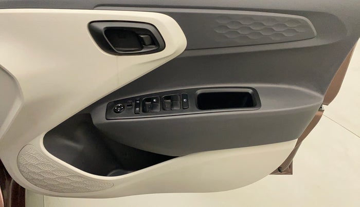2021 Hyundai AURA S 1.2 CNG, CNG, Manual, 25,887 km, Driver Side Door Panels Control