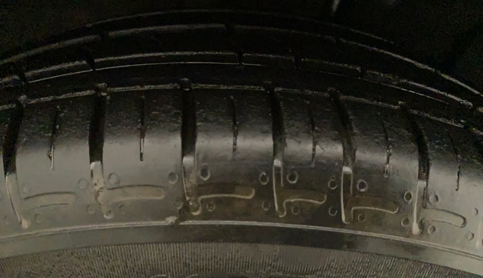 2021 Hyundai AURA S 1.2 CNG, CNG, Manual, 25,887 km, Right Rear Tyre Tread