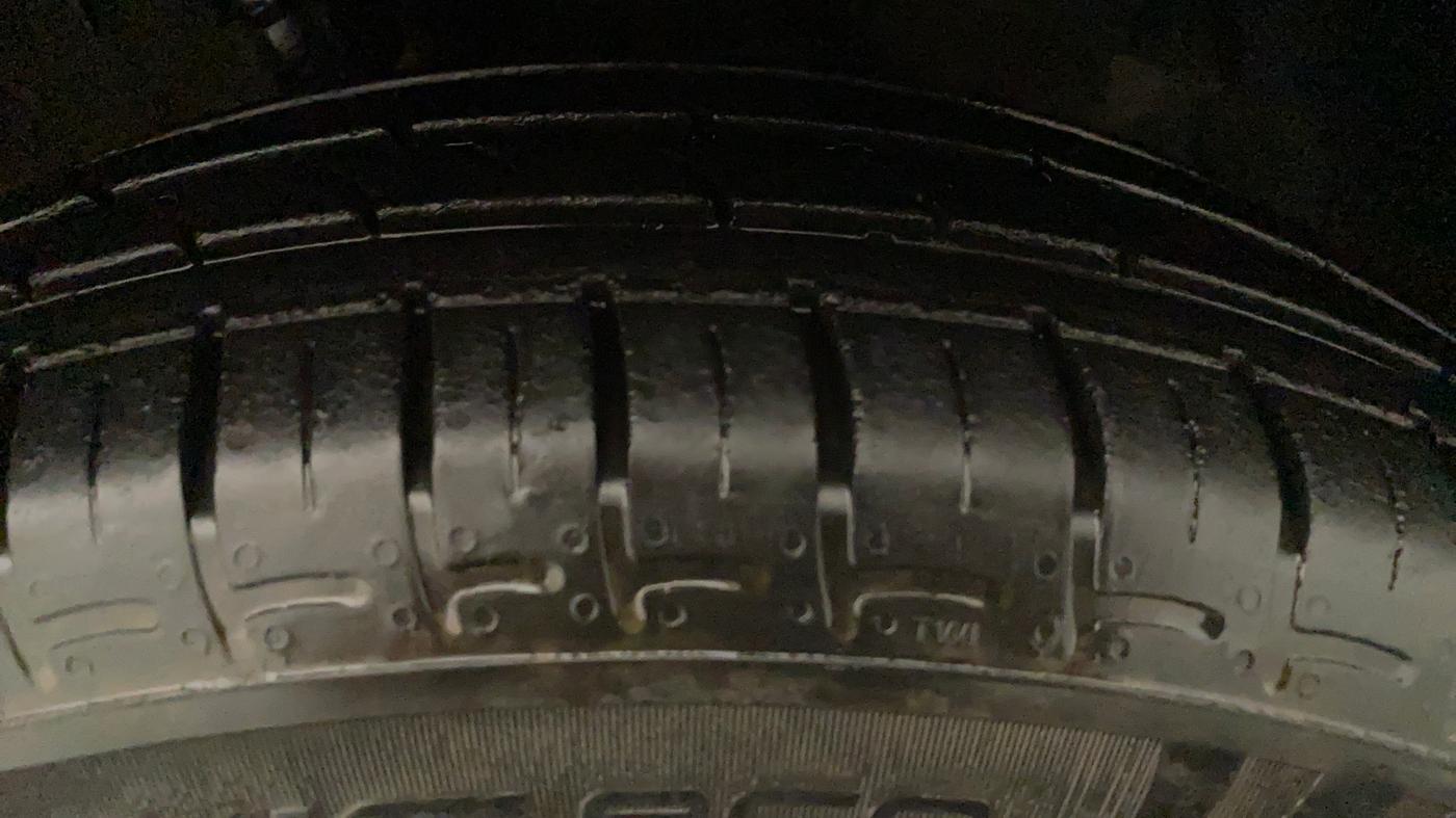 2021 Hyundai AURA S 1.2 CNG, CNG, Manual, 25,887 km, Left Front Tyre Tread
