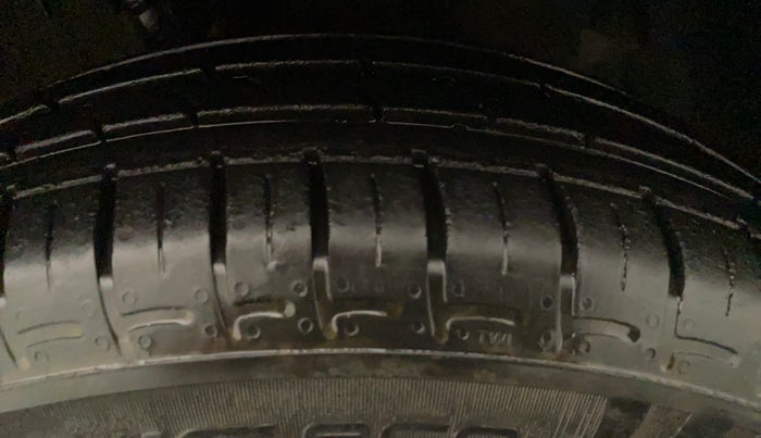 2021 Hyundai AURA S 1.2 CNG, CNG, Manual, 25,887 km, Left Front Tyre Tread