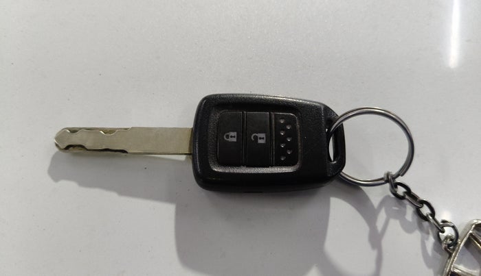 2018 Honda WR-V 1.2L I-VTEC VX MT, Petrol, Manual, 50,427 km, Key Close Up