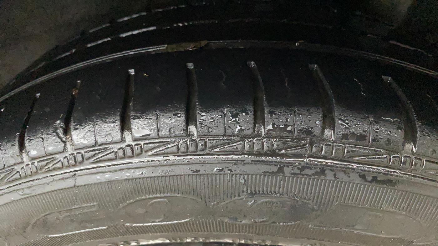 2015 Hyundai Xcent SX 1.2 (O), Petrol, Manual, 94,444 km, Left Rear Tyre Tread