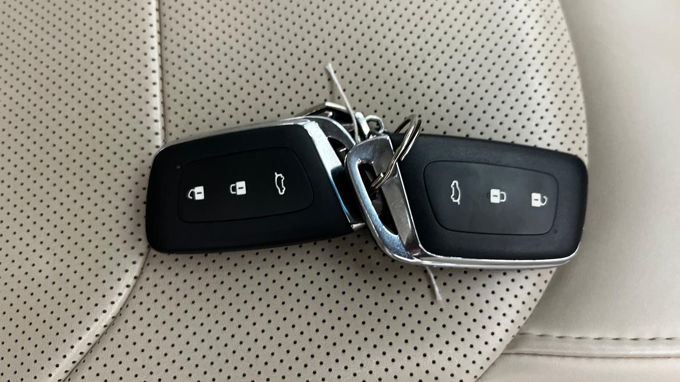 2021 MG HECTOR SHARP 1.5 DCT PETROL DUAL TONE, Petrol, Automatic, 38,761 km, Key Close Up