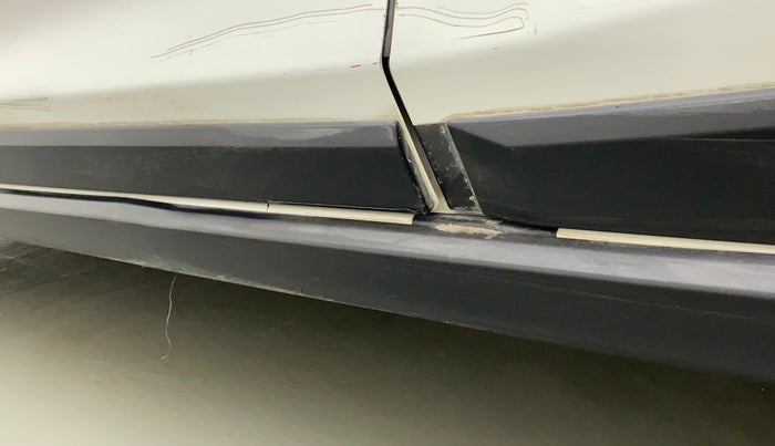 2017 Honda WR-V 1.2L I-VTEC VX MT, Petrol, Manual, 77,139 km, Left running board - Cladding has minor damage