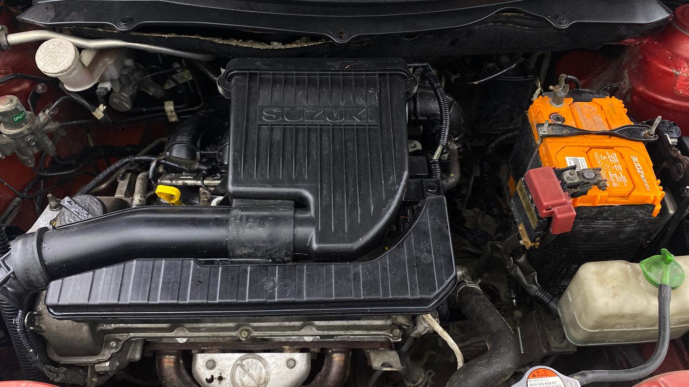 2013 Maruti Swift VXI, Petrol, Manual, 1,20,182 km, Engine View
