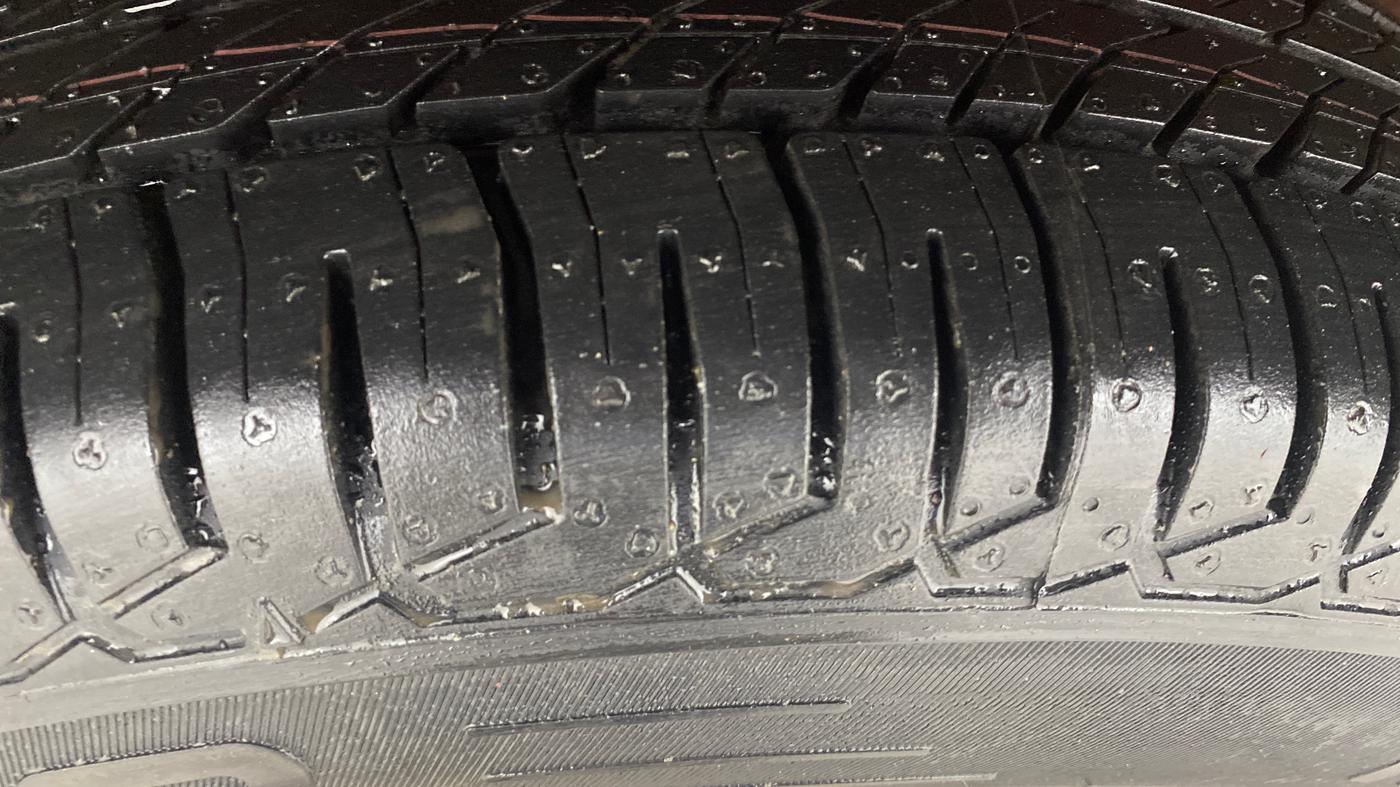 2013 Maruti Swift VXI, Petrol, Manual, 1,20,182 km, Left Front Tyre Tread
