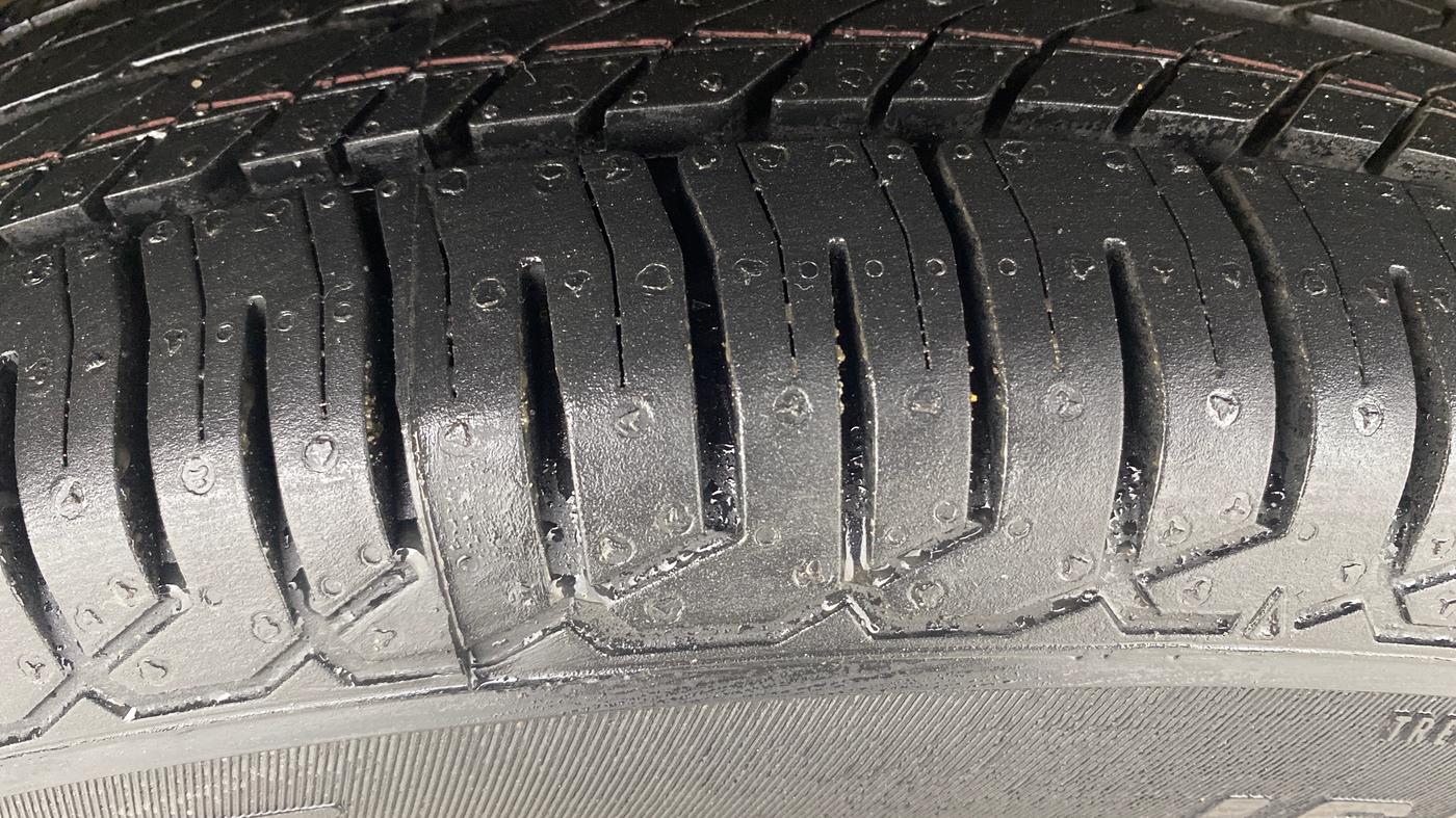 2013 Maruti Swift VXI, Petrol, Manual, 1,20,182 km, Right Rear Tyre Tread
