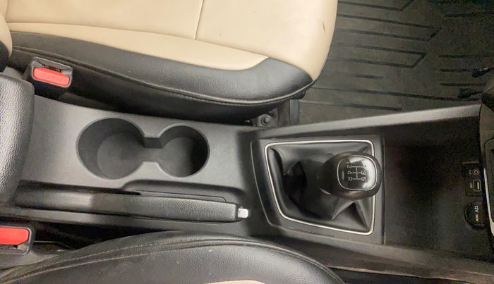 2017 Hyundai Elite i20 ASTA 1.2, Petrol, Manual, 64,410 km, Gear Lever