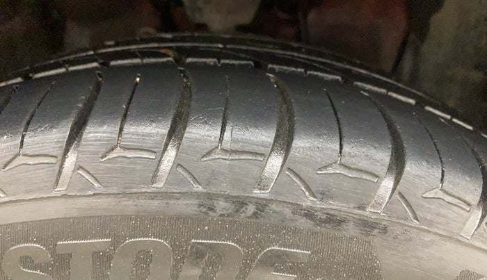 2017 Hyundai Elite i20 ASTA 1.2, Petrol, Manual, 64,410 km, Right Front Tyre Tread