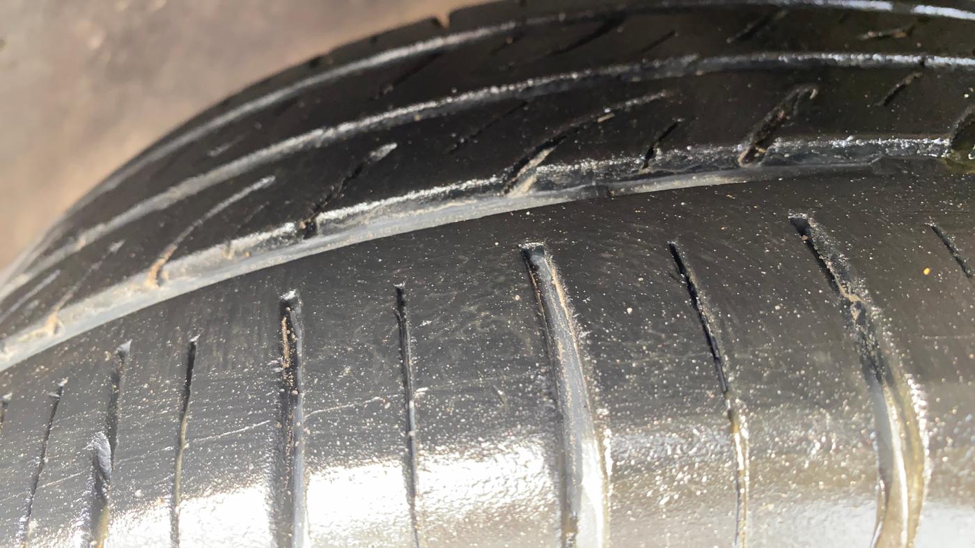 2013 Volkswagen Polo HIGHLINE1.2L, Petrol, Manual, 47,889 km, Left Front Tyre Tread