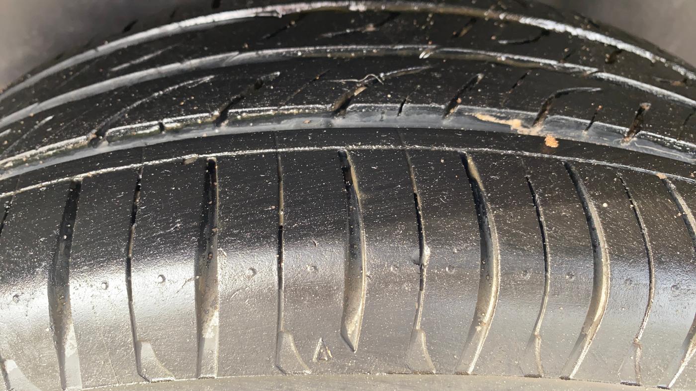 2013 Volkswagen Polo HIGHLINE1.2L, Petrol, Manual, 47,889 km, Left Rear Tyre Tread