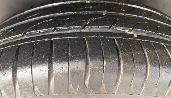 2013 Volkswagen Polo HIGHLINE1.2L, Petrol, Manual, 47,863 km, Left Rear Tyre Tread