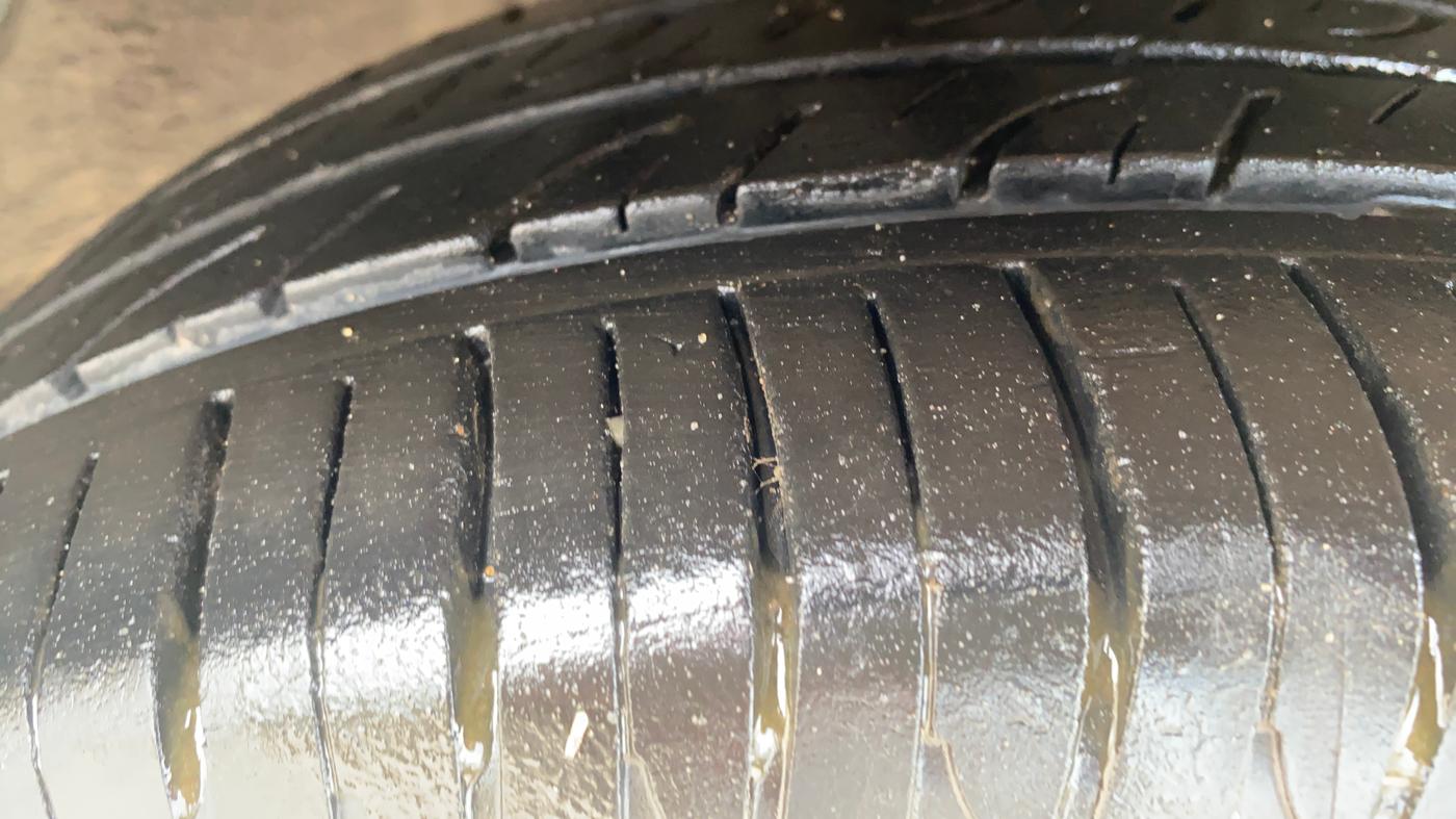2013 Volkswagen Polo HIGHLINE1.2L, Petrol, Manual, 47,889 km, Right Front Tyre Tread