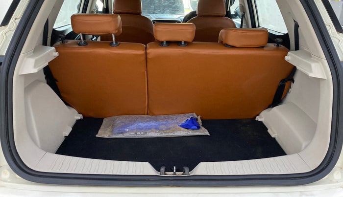 2019 Mahindra XUV300 W6 1.2 PETROL, Petrol, Manual, 58,981 km, Boot Inside