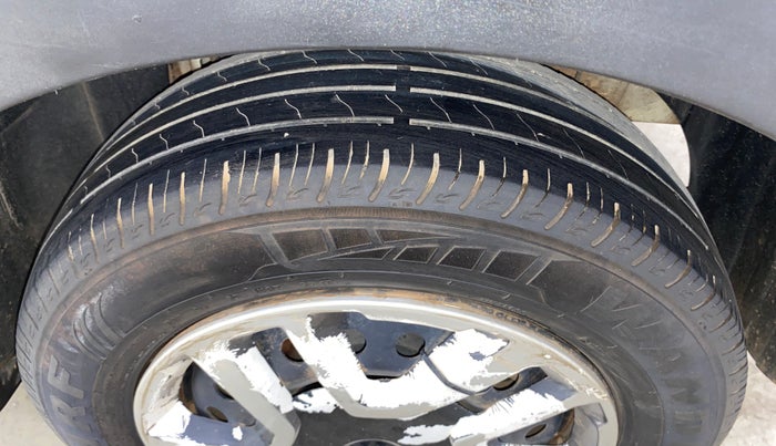 2019 Mahindra XUV300 W6 1.2 PETROL, Petrol, Manual, 58,981 km, Left Rear Tyre Tread