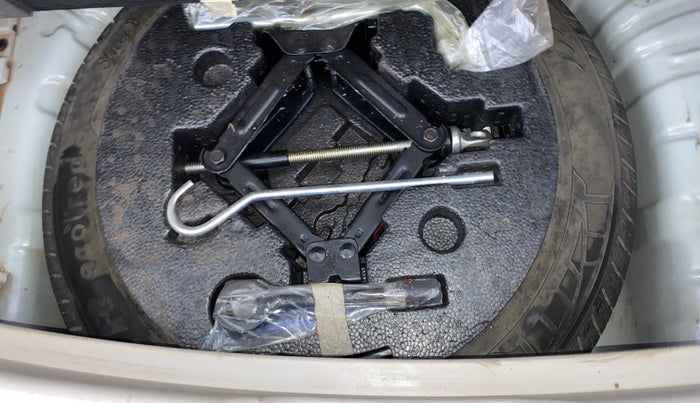 2019 Mahindra XUV300 W6 1.2 PETROL, Petrol, Manual, 58,981 km, Spare Tyre