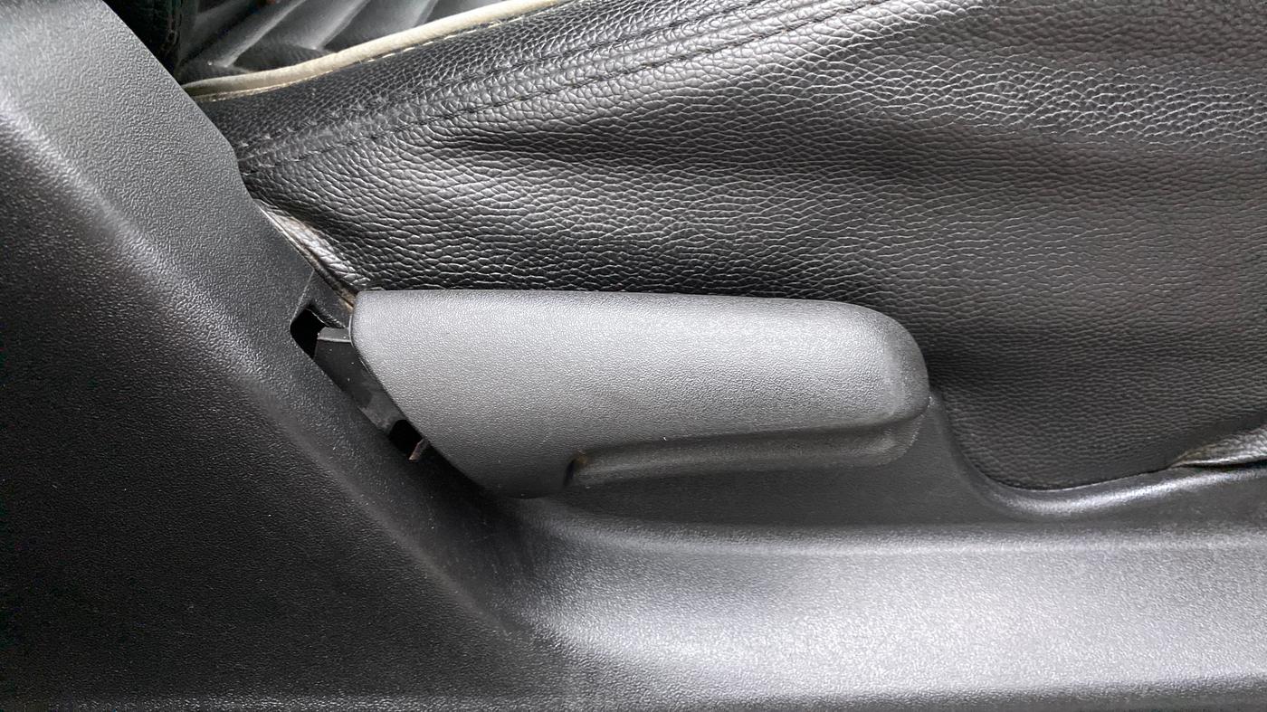 2018 Maruti Vitara Brezza VDI AMT, Diesel, Automatic, 81,666 km, Driver Side Adjustment Panel