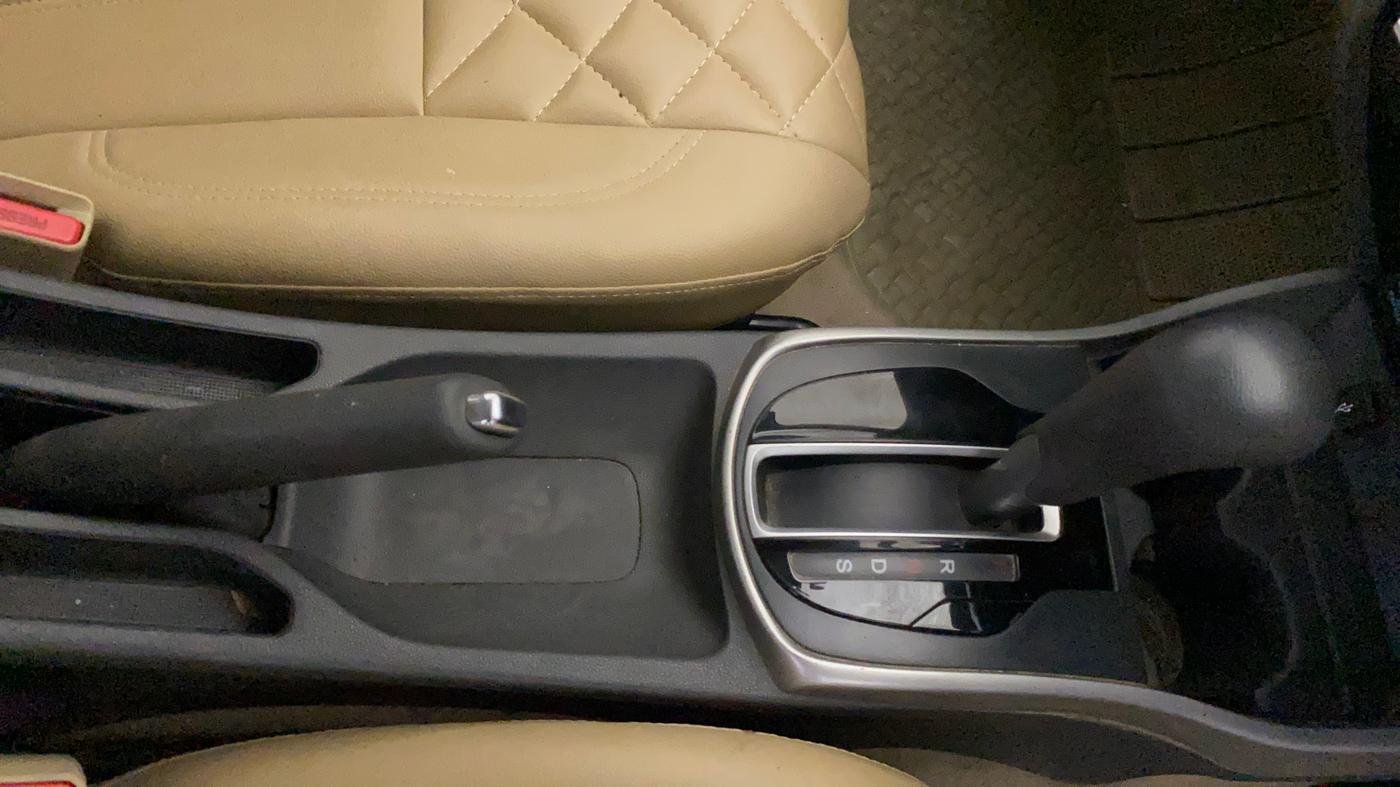 2017 Honda City 1.5L I-VTE V CVT, Petrol, Automatic, 1,00,077 km, Gear Lever