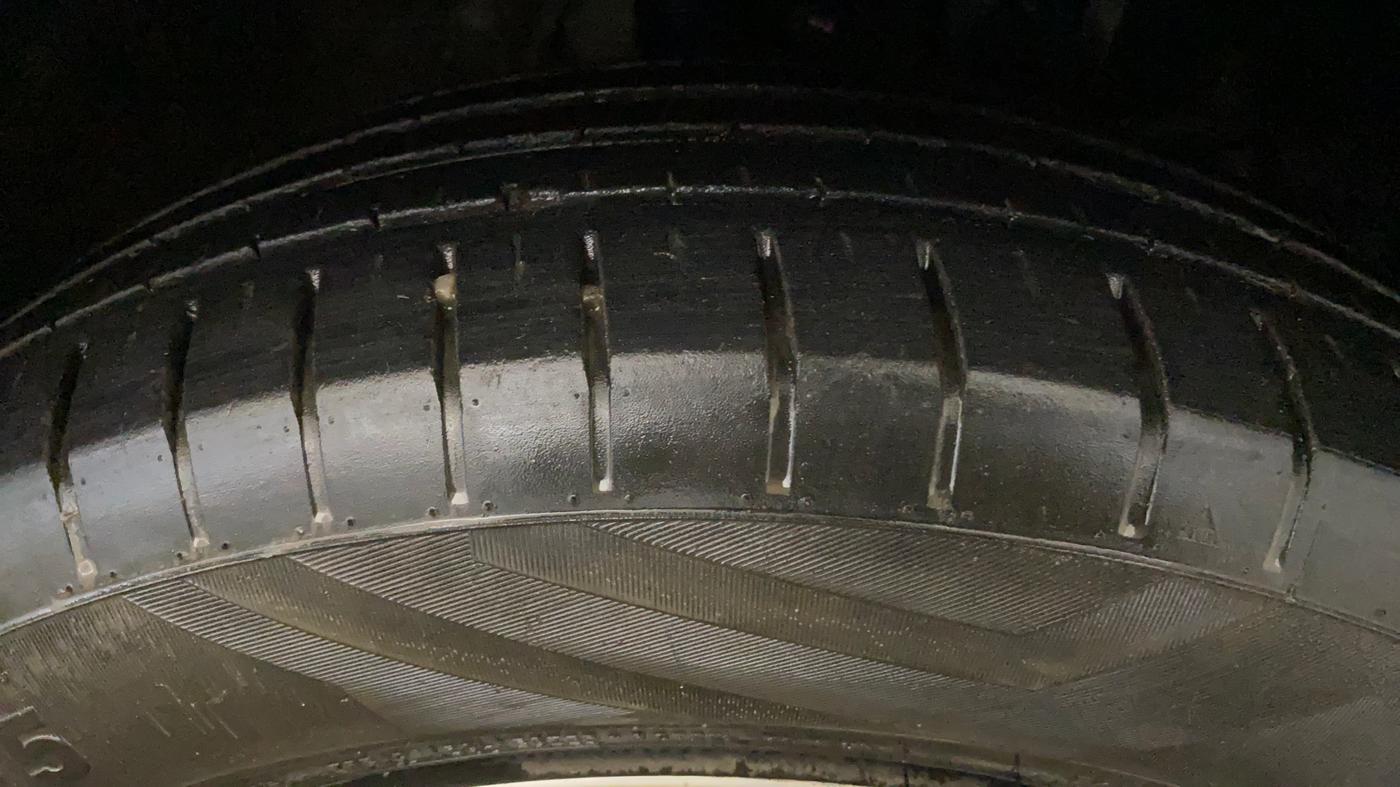 2017 Honda City 1.5L I-VTE V CVT, Petrol, Automatic, 1,00,077 km, Right Front Tyre Tread