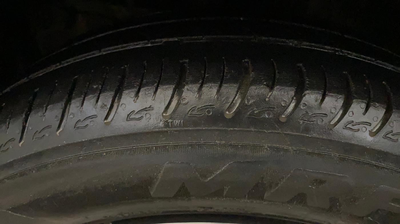 2017 Honda City 1.5L I-VTE V CVT, Petrol, Automatic, 1,00,077 km, Left Front Tyre Tread