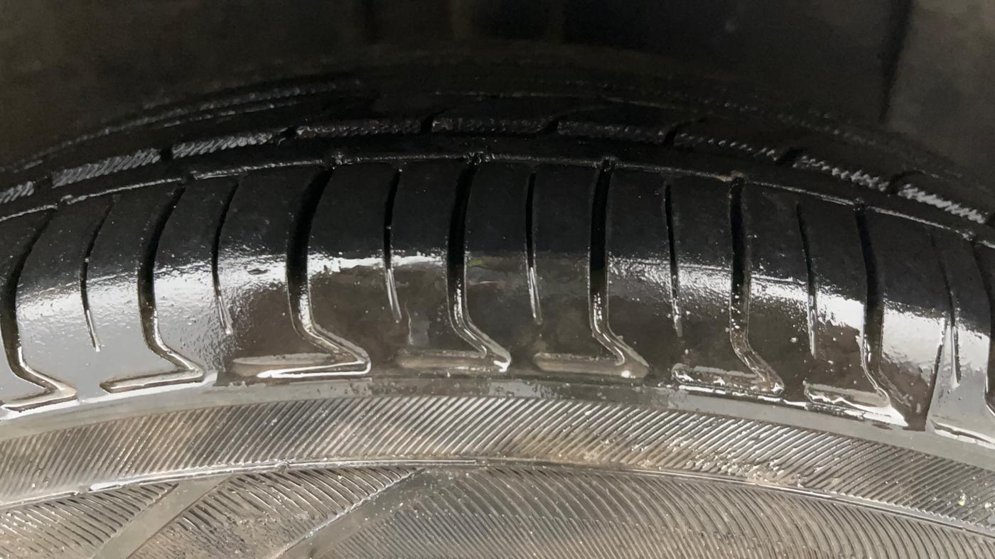 2016 Hyundai Xcent S AT 1.2, Petrol, Automatic, 42,314 km, Right Front Tyre Tread