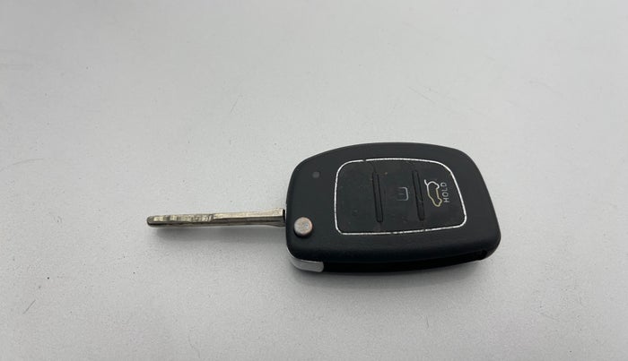 2016 Hyundai Xcent S AT 1.2, Petrol, Automatic, 42,285 km, Key Close Up