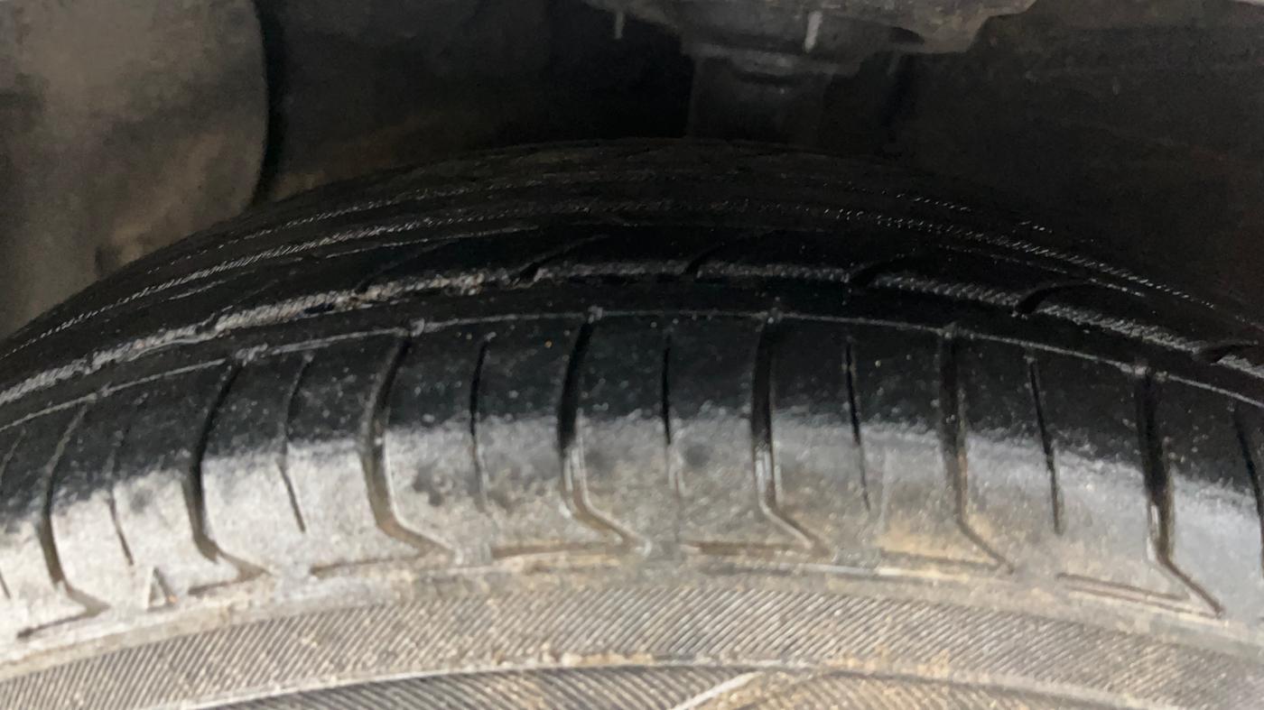 2016 Hyundai Xcent S AT 1.2, Petrol, Automatic, 42,314 km, Left Front Tyre Tread