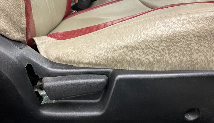 2019 Maruti Alto VXI, Petrol, Manual, 76,685 km, Driver Side Adjustment Panel
