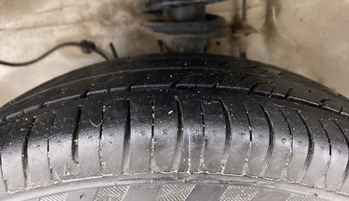 2019 Maruti Alto VXI, Petrol, Manual, 76,685 km, Left Front Tyre Tread
