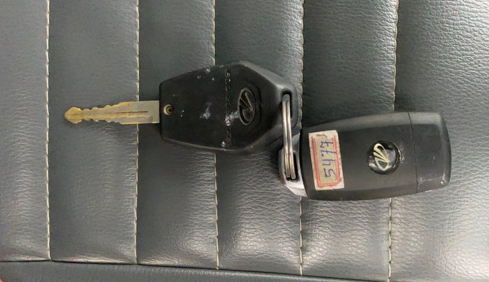 2017 Mahindra TUV300 T8, Diesel, Manual, 73,316 km, Key Close Up