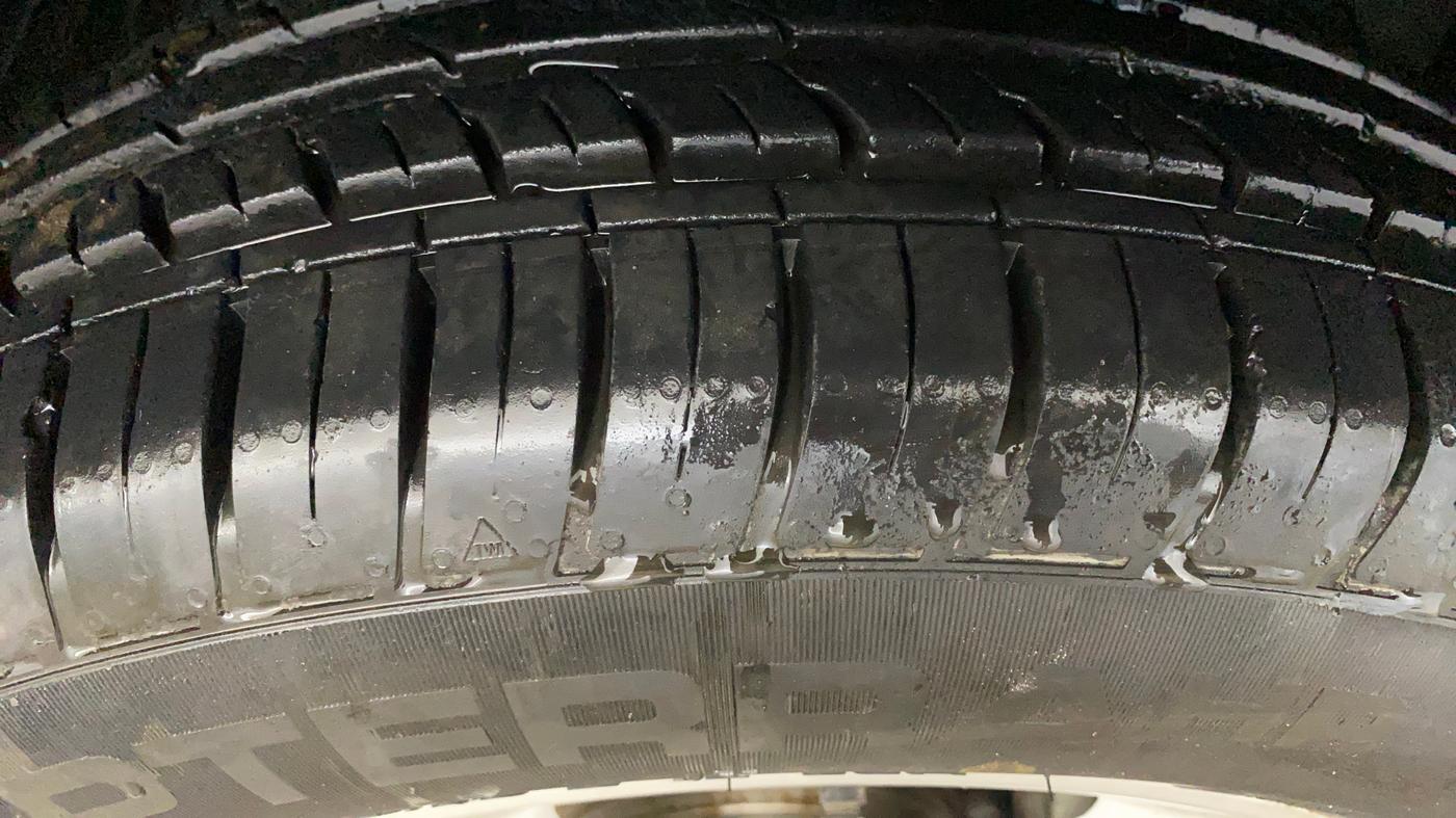 2022 MG HECTOR SHINE 1.5 PETROL TURBO MT, Petrol, Manual, 3,910 km, Right Front Tyre Tread