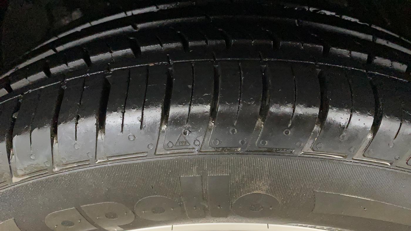 2022 MG HECTOR SHINE 1.5 PETROL TURBO MT, Petrol, Manual, 3,910 km, Left Front Tyre Tread
