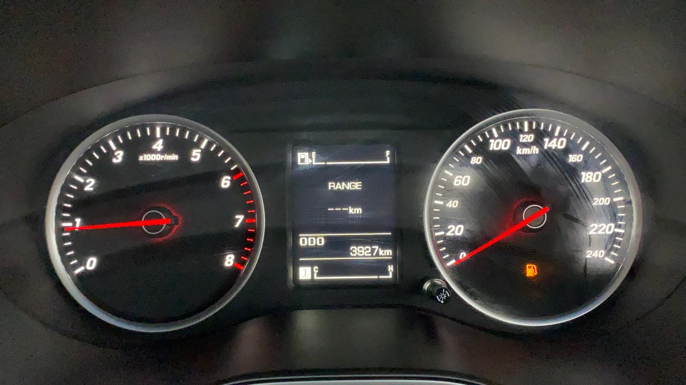 2022 MG HECTOR SHINE 1.5 PETROL TURBO MT, Petrol, Manual, 3,910 km, Odometer Image
