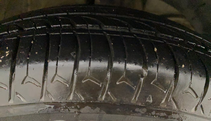 2018 Maruti Swift VXI AMT, Petrol, Automatic, 76,120 km, Left Rear Tyre Tread