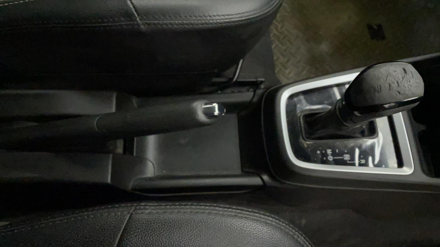 2018 Maruti Swift VXI AMT, Petrol, Automatic, 76,120 km, Gear Lever