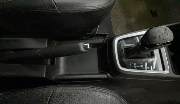 2018 Maruti Swift VXI AMT, Petrol, Automatic, 76,120 km, Gear Lever
