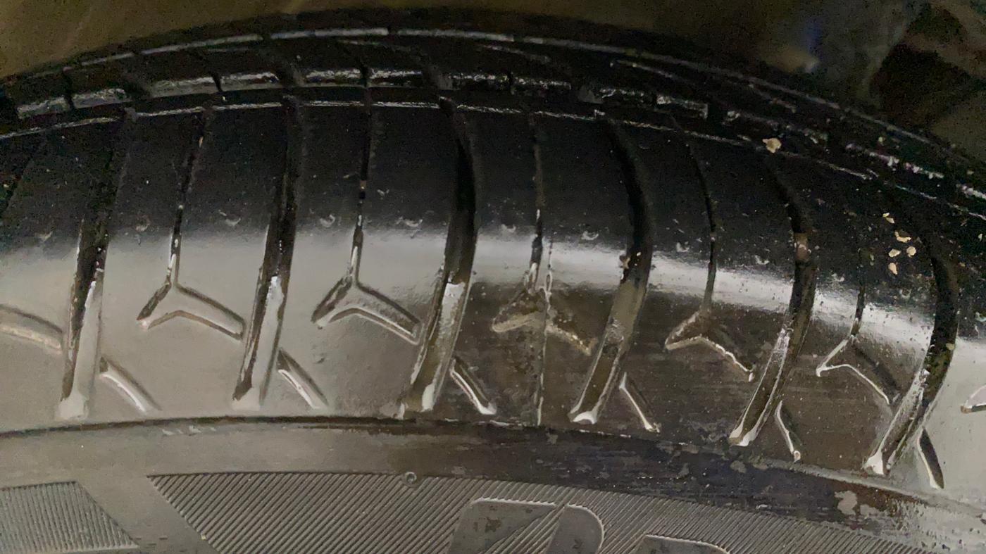 2018 Maruti Swift VXI AMT, Petrol, Automatic, 76,120 km, Right Rear Tyre Tread