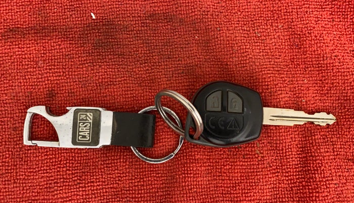2018 Maruti Swift VXI AMT, Petrol, Automatic, 76,120 km, Key Close Up