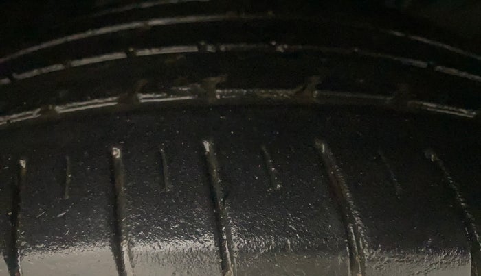 2019 KIA SELTOS GTX PLUS DCT 1.4 PETROL, Petrol, Automatic, 28,337 km, Right Front Tyre Tread