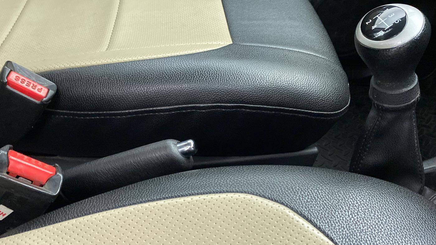2018 Maruti Wagon R 1.0 VXI, Petrol, Manual, 26,603 km, Gear Lever