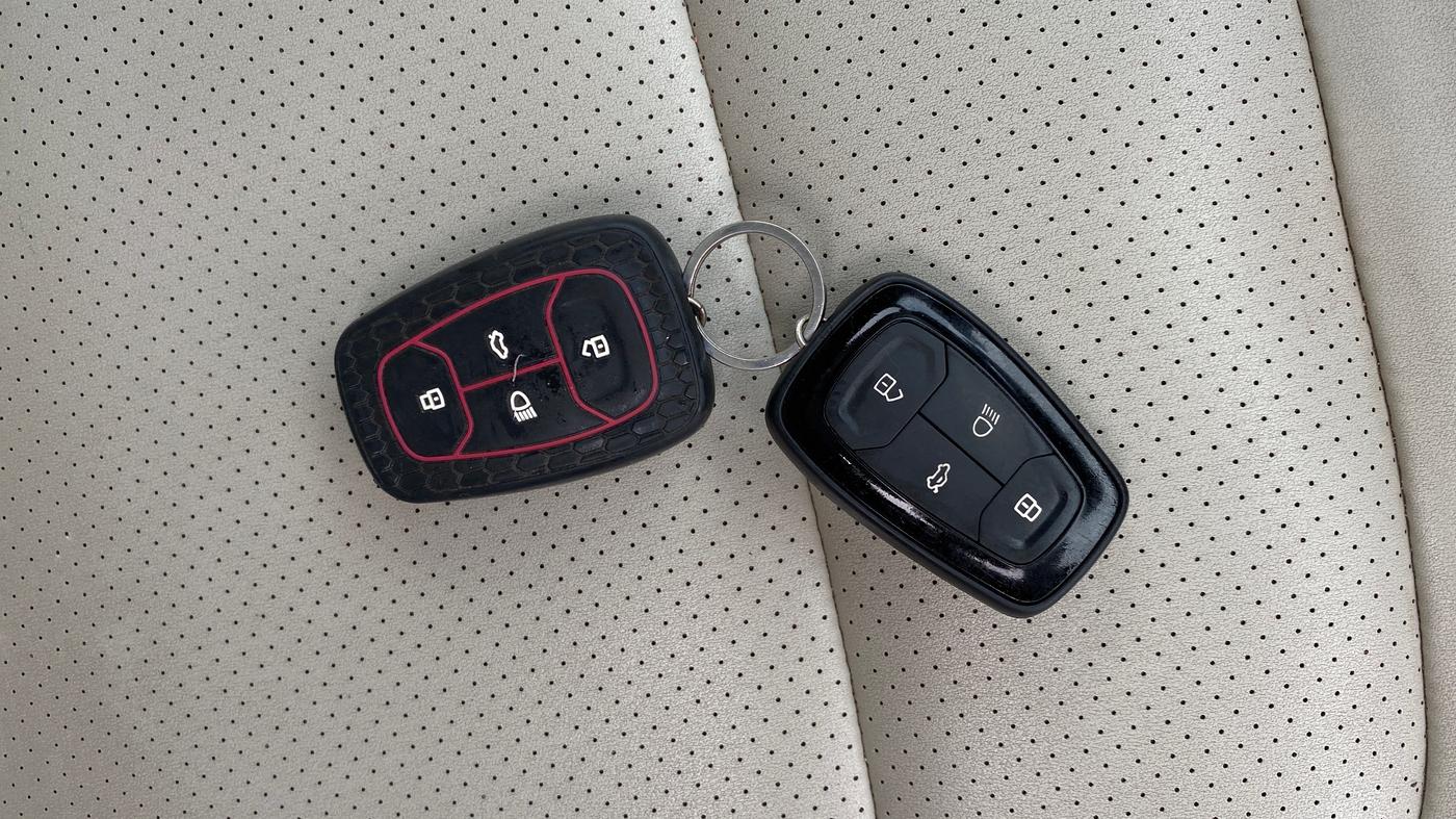 2021 Tata Safari XZ PLUS, Diesel, Manual, 76,614 km, Key Close Up